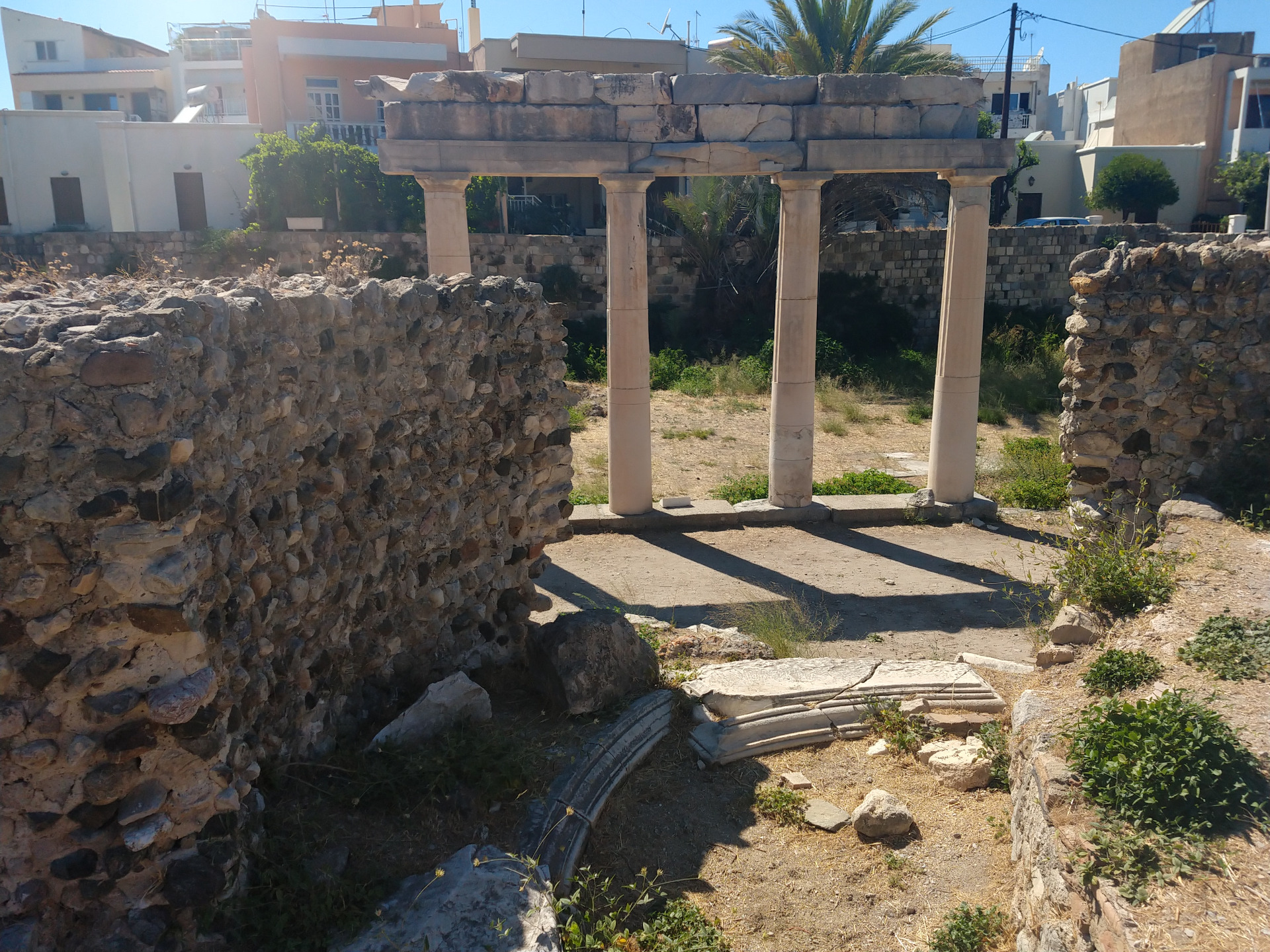 pohled od západních lázní na porticus gymnasia